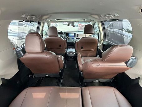 Toyota Sienna, 2019 — фото 7