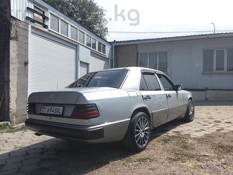 Mercedes-Benz W124, 1991 — photo 4