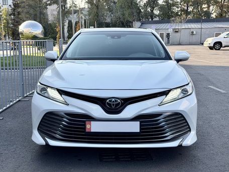 Toyota Camry, 2018 — 照片 2