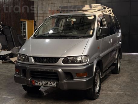 Mitsubishi Delica, 2004 — фото 1