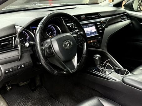 Toyota Camry, 2018 — 照片 2