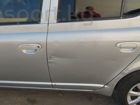 Toyota Vitz, 1999 — 照片 19