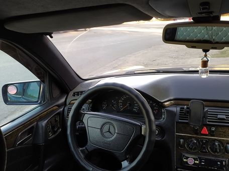 Mercedes-Benz E-Класс, 1996 — 照片 5