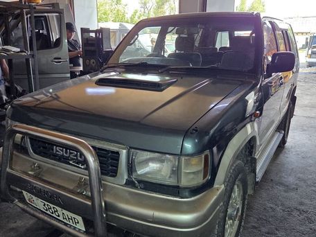Isuzu Bighorn, 1995 — фото 1