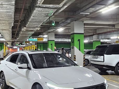 Hyundai Elantra, 2024 — photo 2