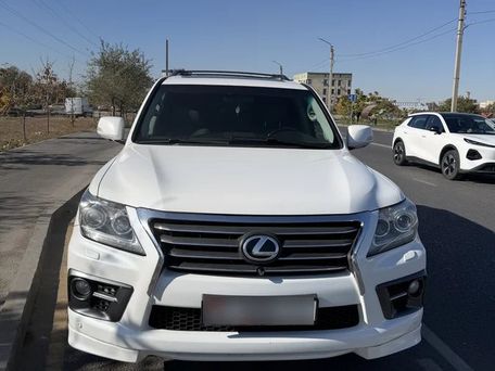 Lexus LX, 2010 — photo 1