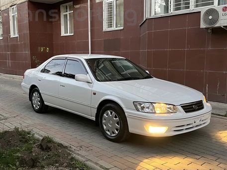 Toyota Camry, 2000 — photo 1
