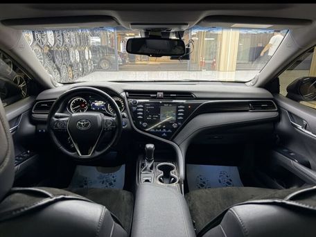 Toyota Camry, 2018 — 照片 13