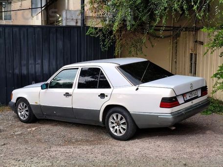 Mercedes-Benz W124, 1989 — фото 2