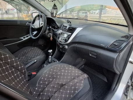 Hyundai Solaris, 2011 — 照片 3