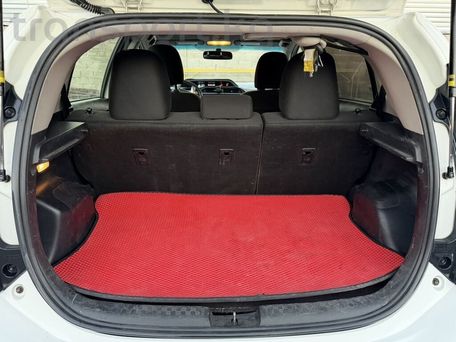 Toyota Prius c, 2016 — photo 14