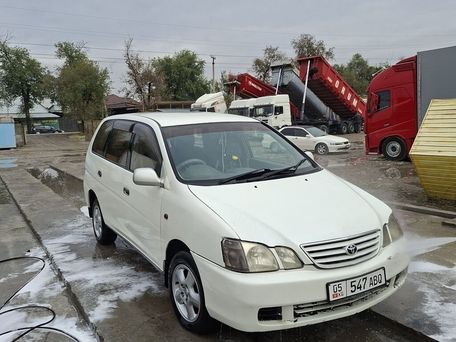 Toyota Gaia, 1998