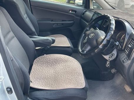 Toyota Wish, 2004 — photo 8