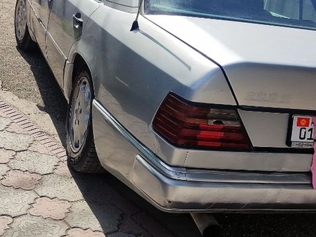 Mercedes-Benz W124, 1990 — фото 2