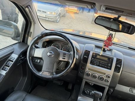 Nissan Pathfinder, 2005 — photo 5