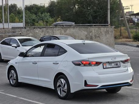 Hyundai Elantra, 2020 — фото 8
