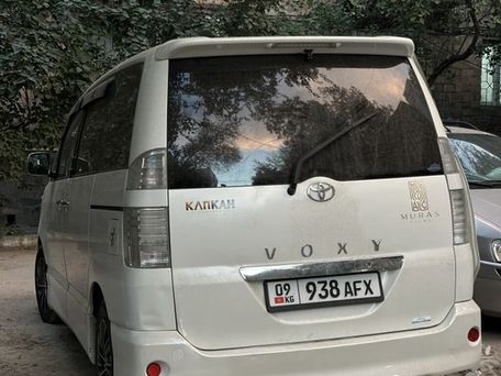 Toyota Voxy, 2002 — photo 3