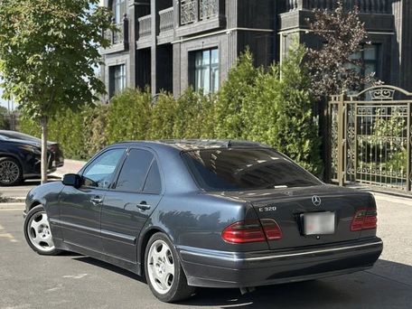 Mercedes-Benz E-Class, 2002 — photo 5