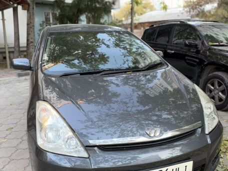 Toyota Wish, 2003 — photo 1