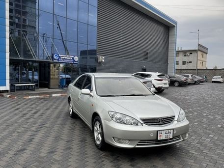 Toyota Camry, 2004