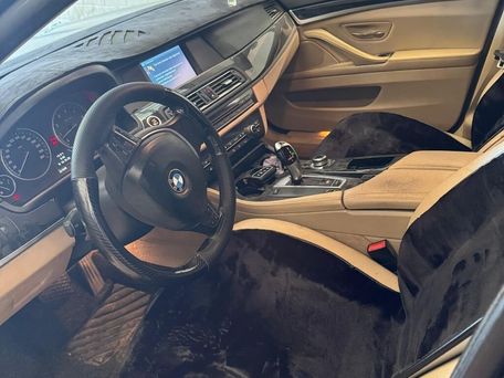 BMW 5 серии, 2011 — 照片 5