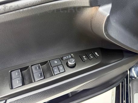 Toyota Camry, 2024 — photo 11
