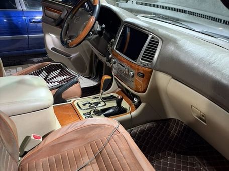 Lexus LX, 2007 — photo 2