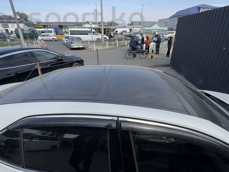Toyota Camry, 2018 — 照片 4