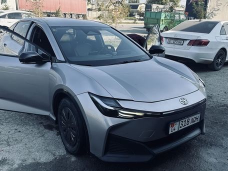 Toyota bZ3, 2023 — 照片 6