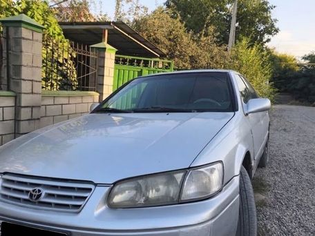 Toyota Camry, 2000 — фото 1
