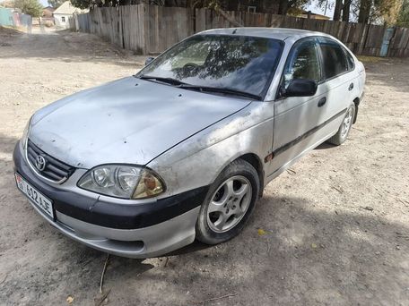 Toyota Avensis, 2002 — 照片 2