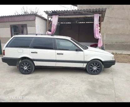 Volkswagen Passat, 1989 — 照片 2