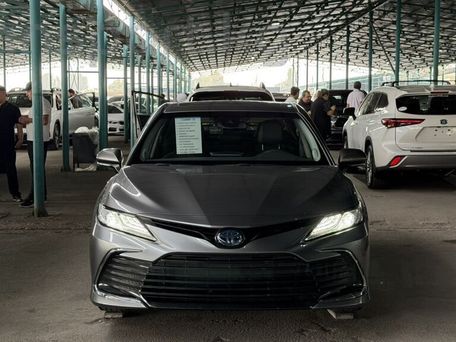 Toyota Camry, 2023 — фото 2
