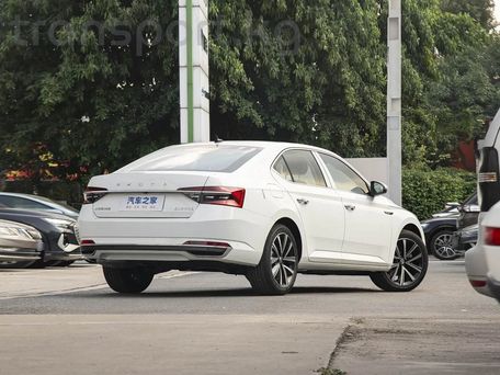 Skoda Superb, 2026 — 照片 8