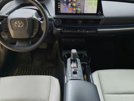 Toyota Prius v (+), 2023 — фото 5