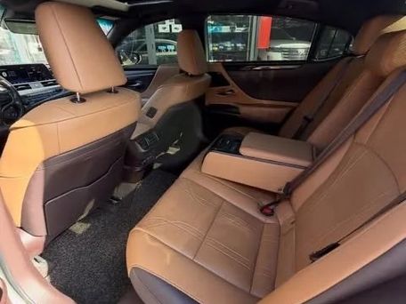 Lexus ES, 2018 — 照片 5
