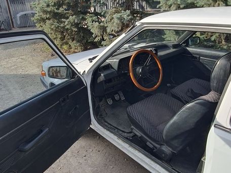Mazda 323, 1983 — сүрөт 4