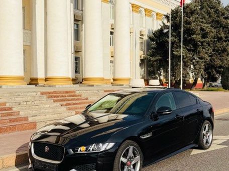 Jaguar XE, 2018 — фото 1