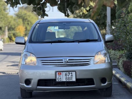 Toyota Raum, 2003 — 照片 2