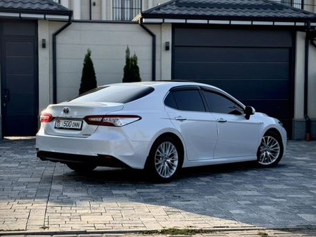Toyota Camry, 2018 — 照片 2