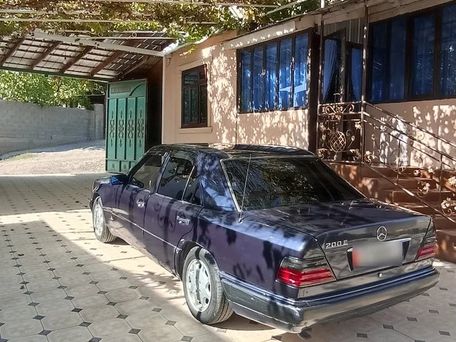 Mercedes-Benz E-Класс, 1993 — 照片 2