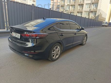 Hyundai Elantra, 2017 — 照片 3