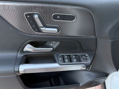 Mercedes-Benz EQB, 2022 — photo 5