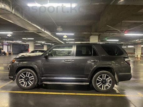 Toyota 4Runner, 2020 — фото 3
