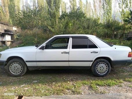 Mercedes-Benz W124, 1990 — 照片 2