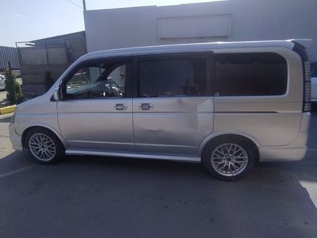 Honda Stepwgn, 2004 — photo 3