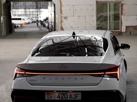 Hyundai Elantra, 2024 — photo 3