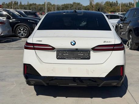 BMW 5 Series, 2025 — photo 4