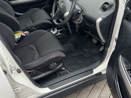 Toyota Ist, 2004 — photo 5
