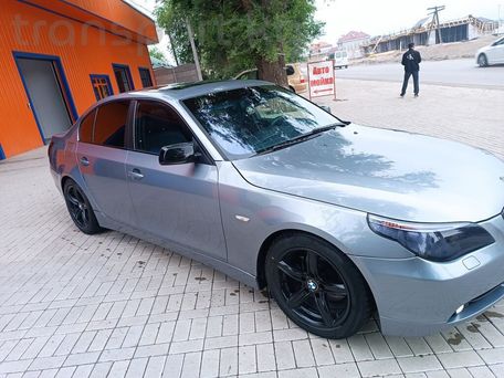 BMW 5 серии, 2004 — 照片 2
